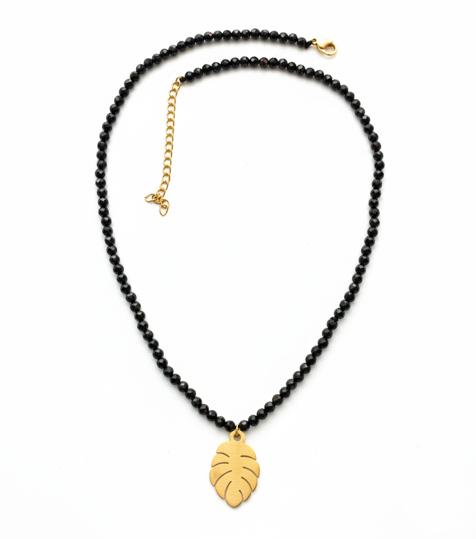 Foliage Charm Necklace - Black Spinel