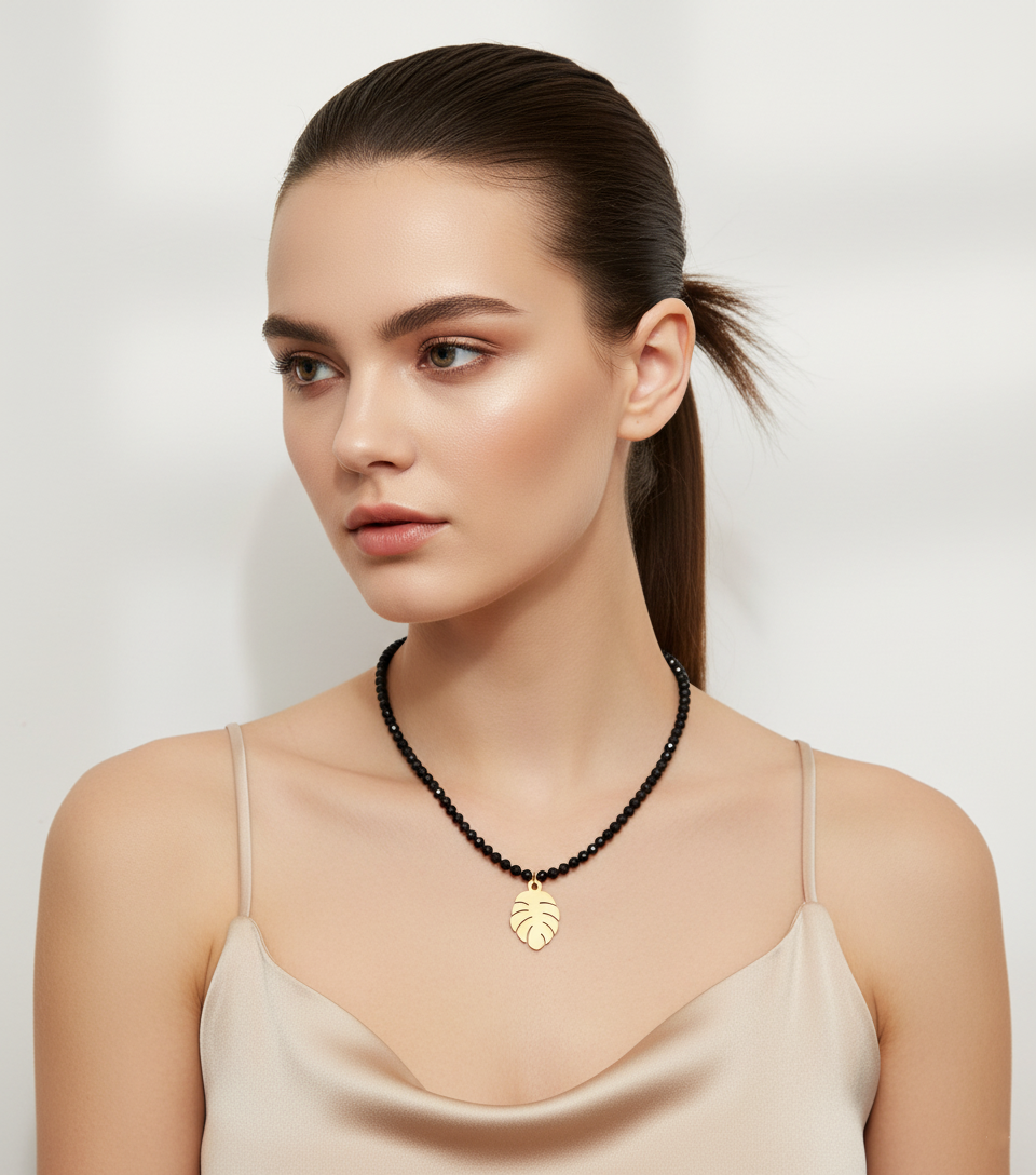 Foliage Charm Necklace - Black Spinel