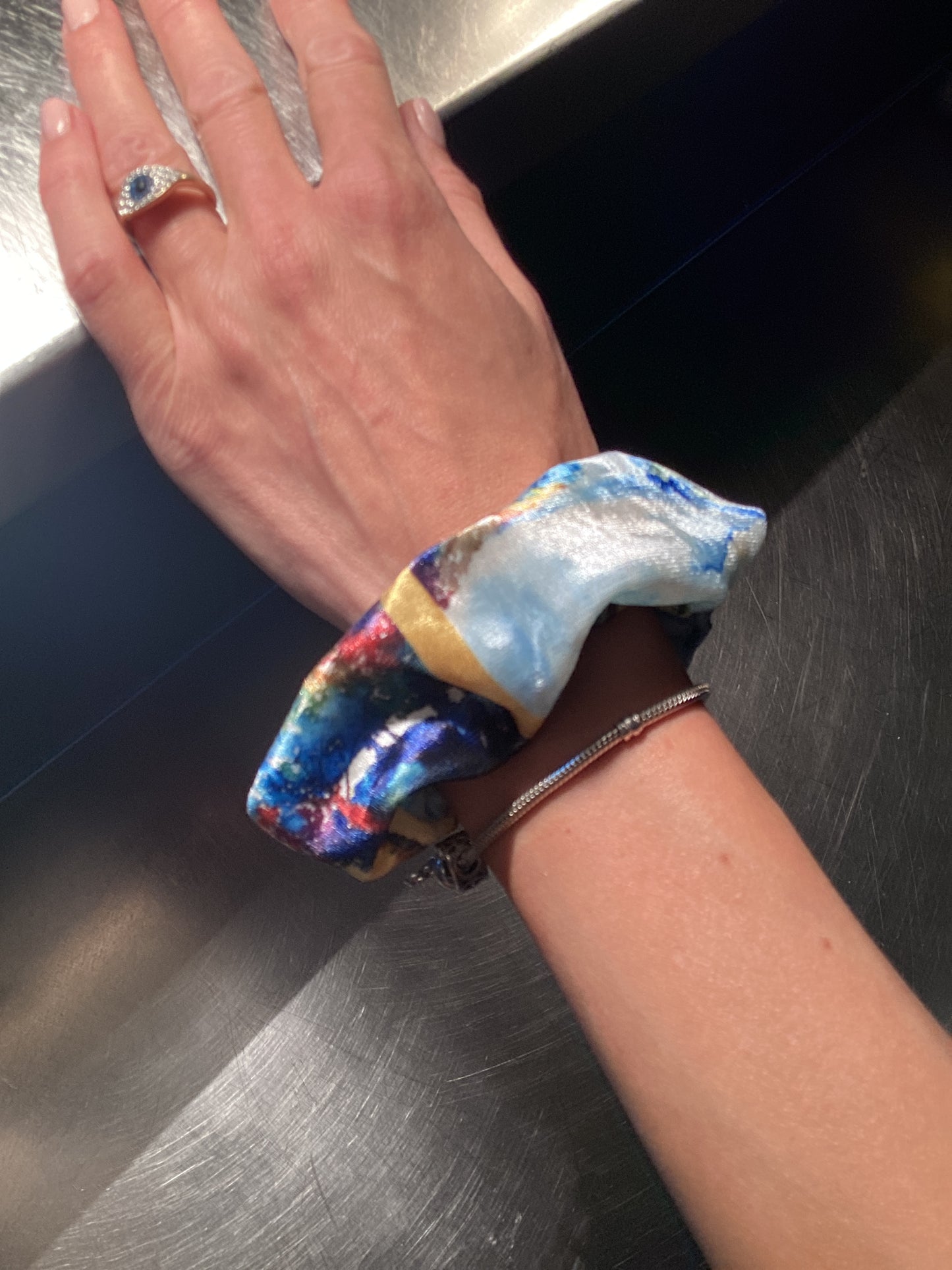 Grecian Land scrunchies by Auraété